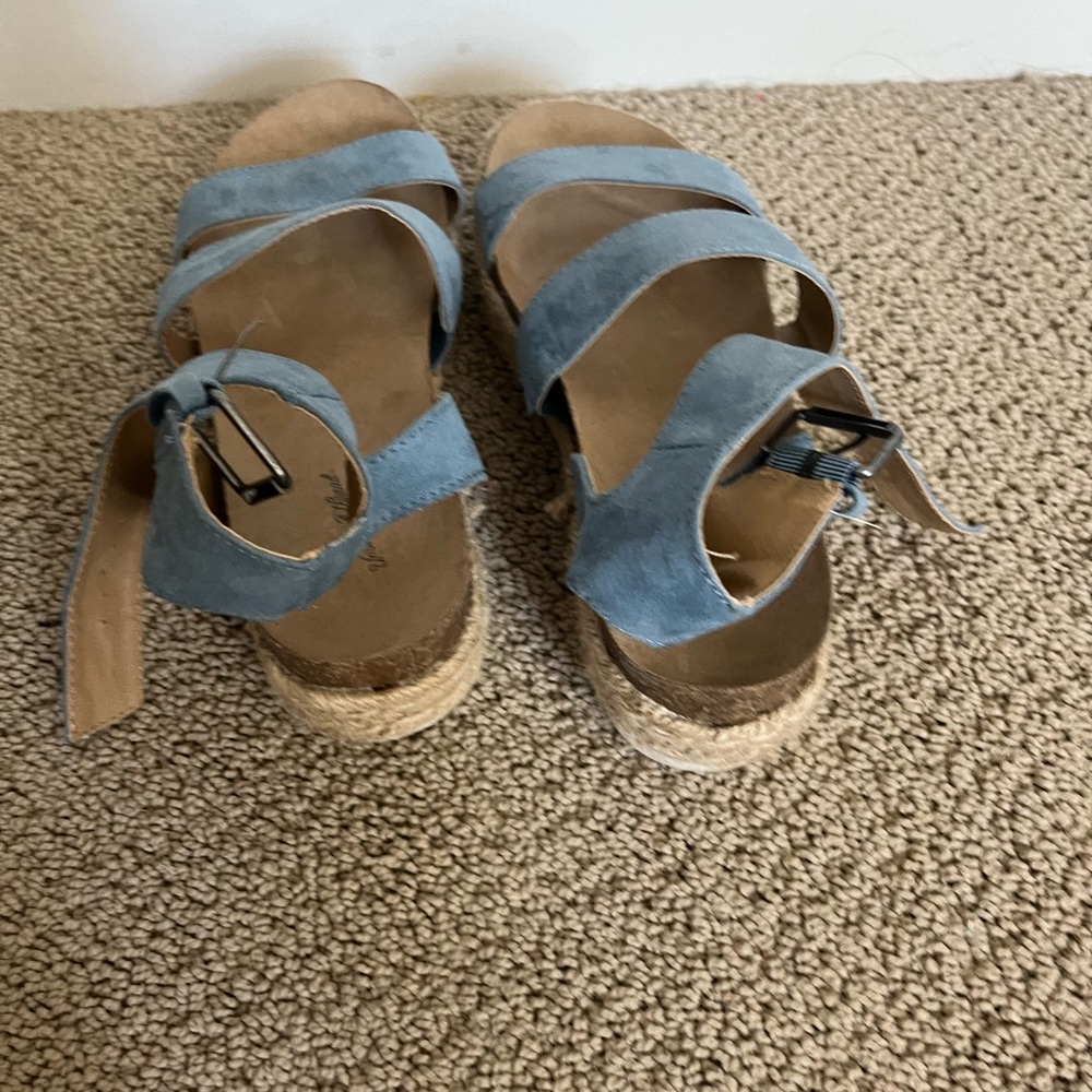 Universal Threads Blue/ Periwinkle Sandals